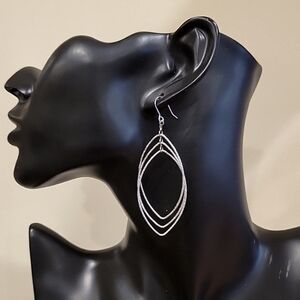 Statement Earring Silvertone